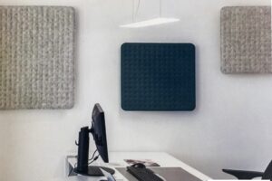 wandverkleidung_akustik_rossoacoustic_pad_q_wohn-room