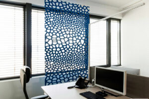 wandverkleidung_akustik_spaeh-acoustic_designed-acoustic-divider_voronoi_ral-lackierung_akustikpaneel_wandverkleidung_schallabsorbation_design_wohn-room