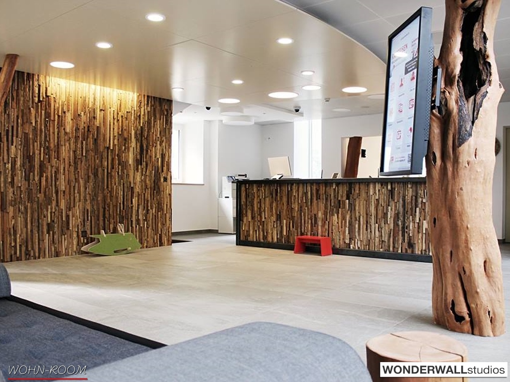wandverkleidung_holz_wheels_wonderwall_studios_holzwand_holzpaneele_wandpaneele_wand_wohn-room