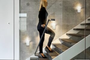 wandverkleidung_licht_roxxane_leggera-101-cableless-light_nimbus-group_wohn-room