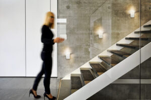 wandverkleidung_licht_winglet-cableless-light_nimbus-group_wohn-room
