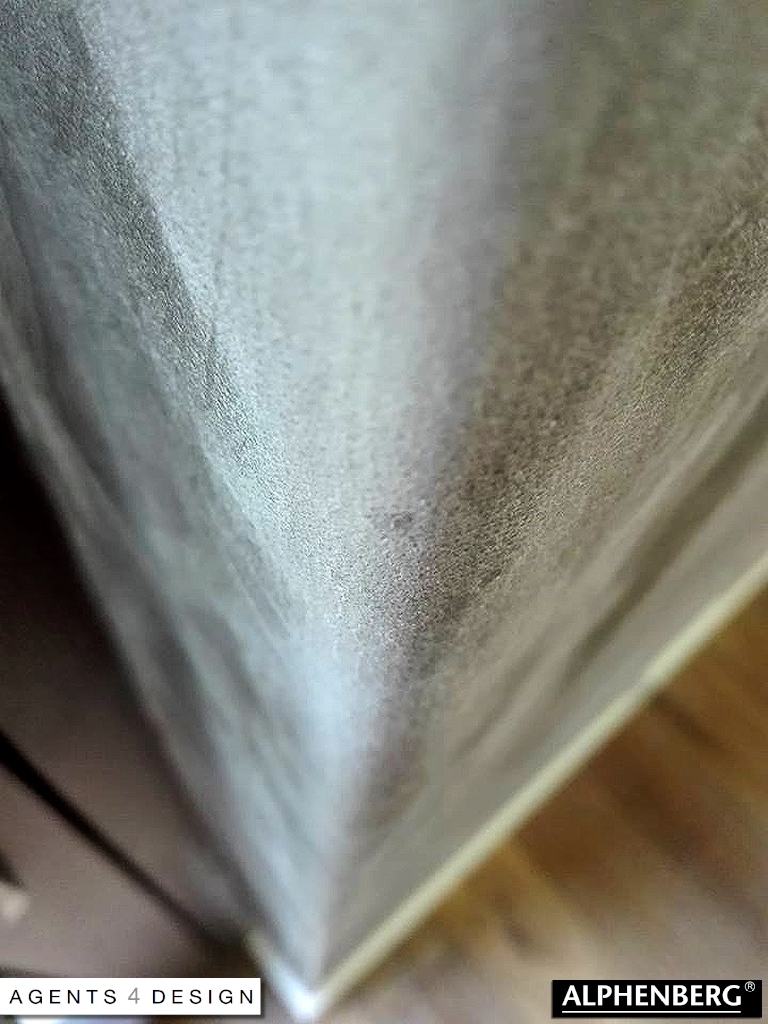 wandverkleidung_leder_boxer_grey_alphenberg_lederfliesen_leathertiles_wohn-room