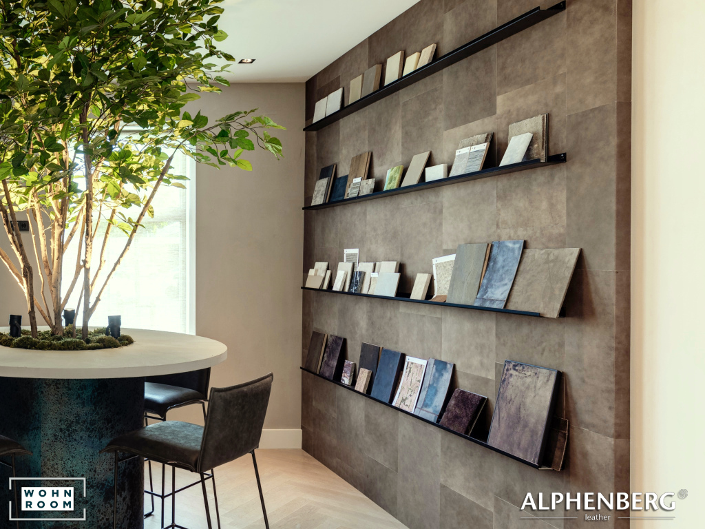 wandverkleidung_leder_boxer_stone_alphenberg_lederfliesen_leathertiles_wohn-room