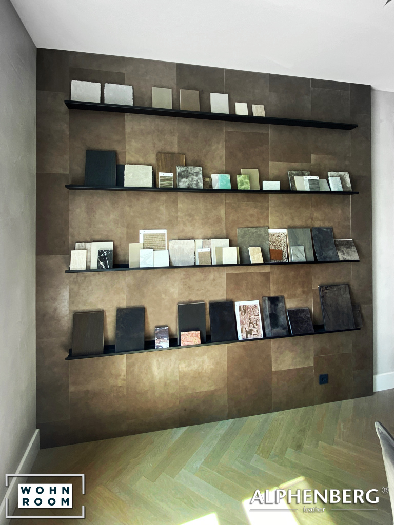 wandverkleidung_leder_boxer_stone_alphenberg_lederfliesen_leathertiles_wohn-room