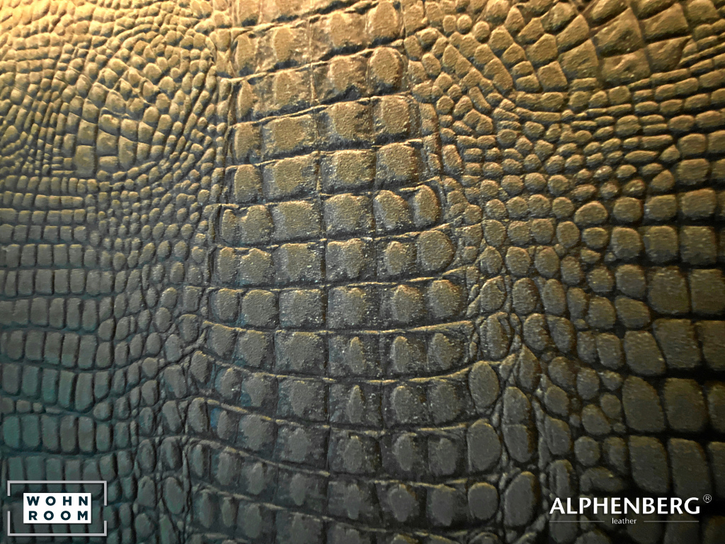 wandverkleidung_leder_boxer_stone_kaiman_alphenberg_lederfliesen_leathertiles_wohn-room
