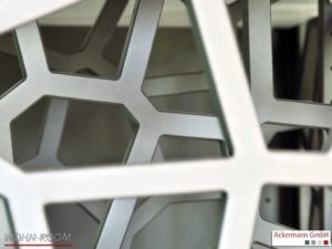 wandverkleidung_durchblick_puzzle_voronoi_ackermann_wohn-room