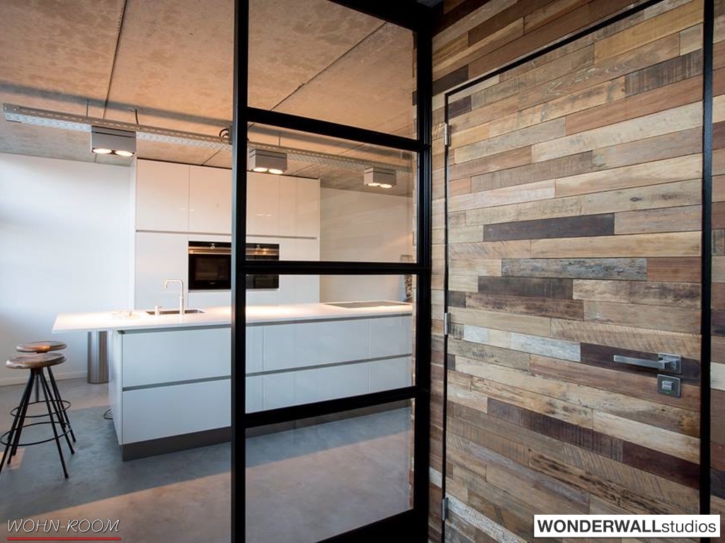 wandverkleidung_holz_bridges_wonderwall_studios_holzwand_holzpaneele_wandpaneele_wand_wohn-room