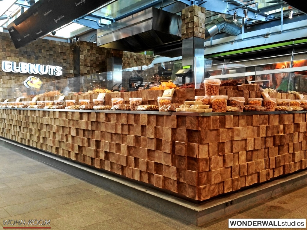 wandverkleidung_holz_jungle_wonderwall_studios_holzwand_holzpaneele_wandpaneele_wand_wohn-room