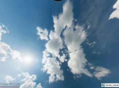 wandverkleidung_schallsauger_wolken_akustik_wandbild_wohn-room